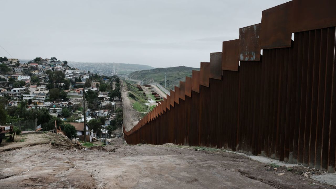 Privately Funded Organization ‘We Build the Wall’ Starts Construction