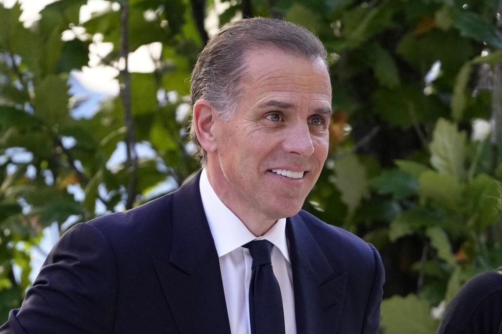 Hunter Biden arrives to federal court, Monday, June 10, 2024, in Wilmington, Del. (AP Photo/Matt Slocum)