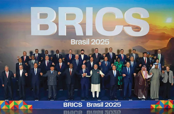 Brazilian President Luiz Inácio Lula da Silva (center) poses with fellow heads of state and government during the 17th BRICS Summit in Rio de Janeiro, Brazil on July 7. (PEDRO KIRILOS/ESTADÃO CONTEÚDO/AP)