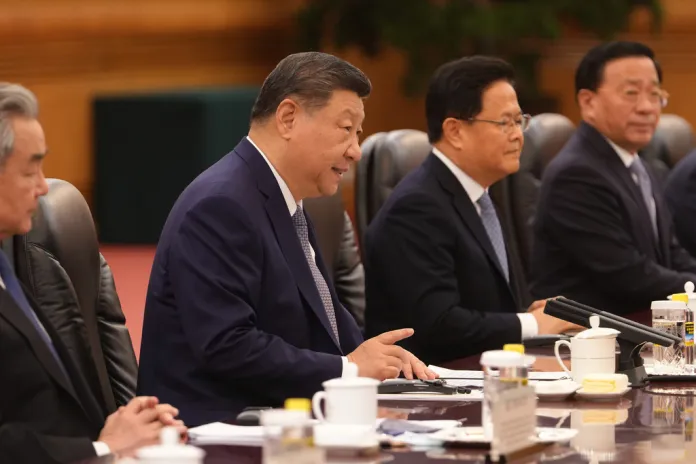 Chinese paramount leader Xi Jinping speaks with visiting Irish prime minister at the Great Hall of the People