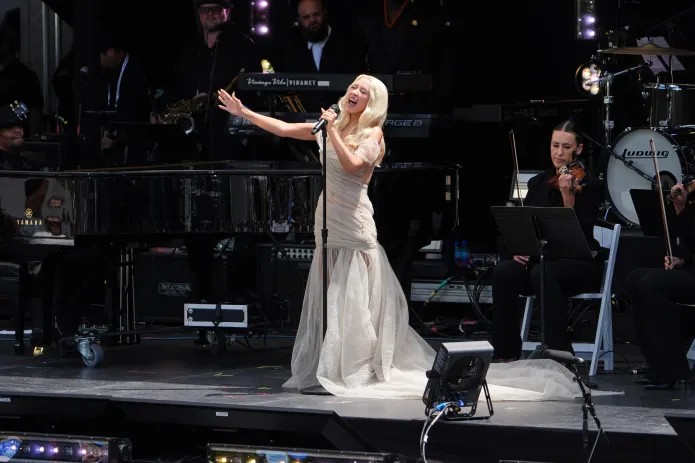 Christina Aguilera performs at obama presidential center opening